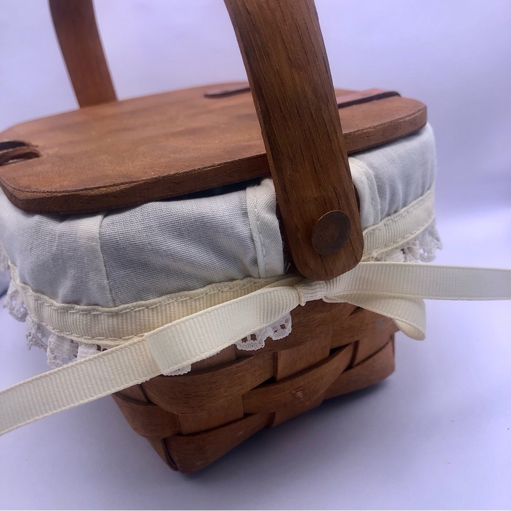 [Longaberger Baskets] 1989 Small Kiddie Purse Basket with Cream Fabric Liner - Picture 3 of 16